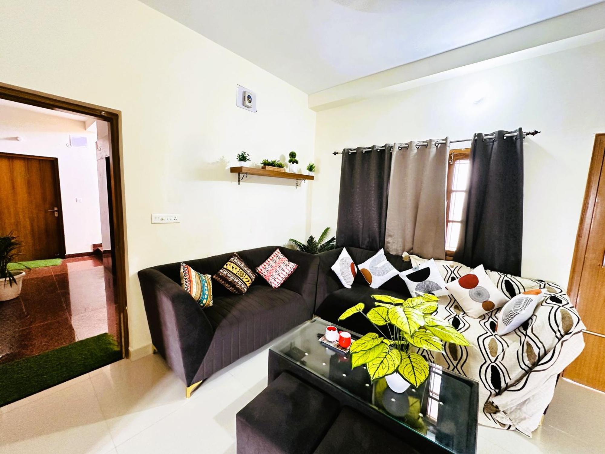 Zoomstay - 3Bhk Apartments Varanasi Exterior photo