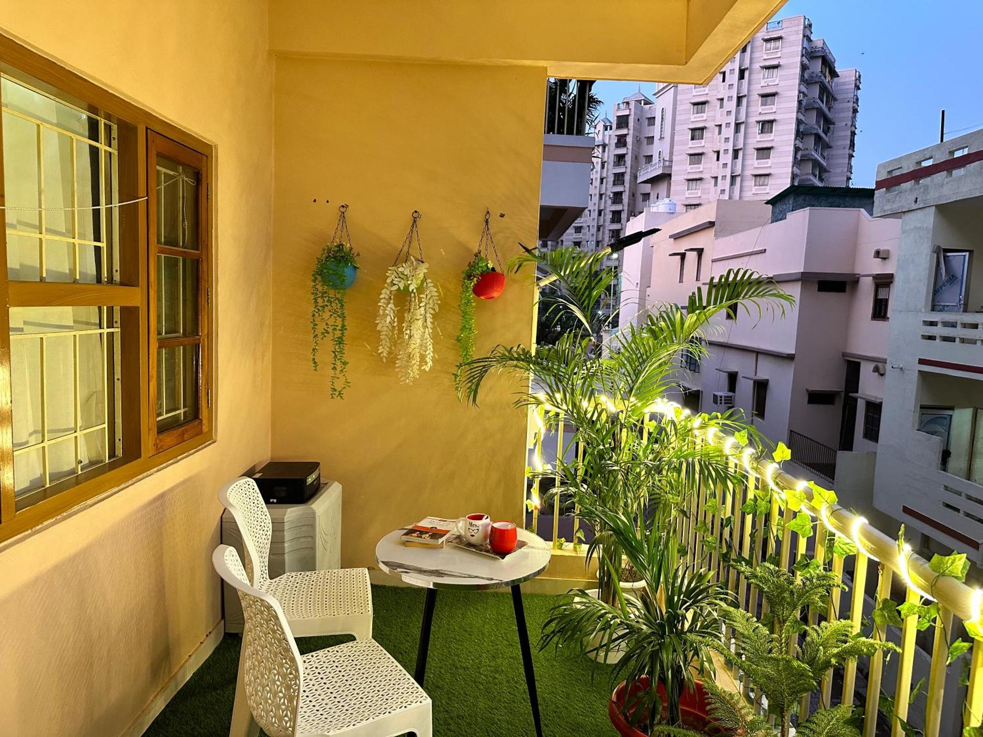 Zoomstay - 3Bhk Apartments Varanasi Exterior photo