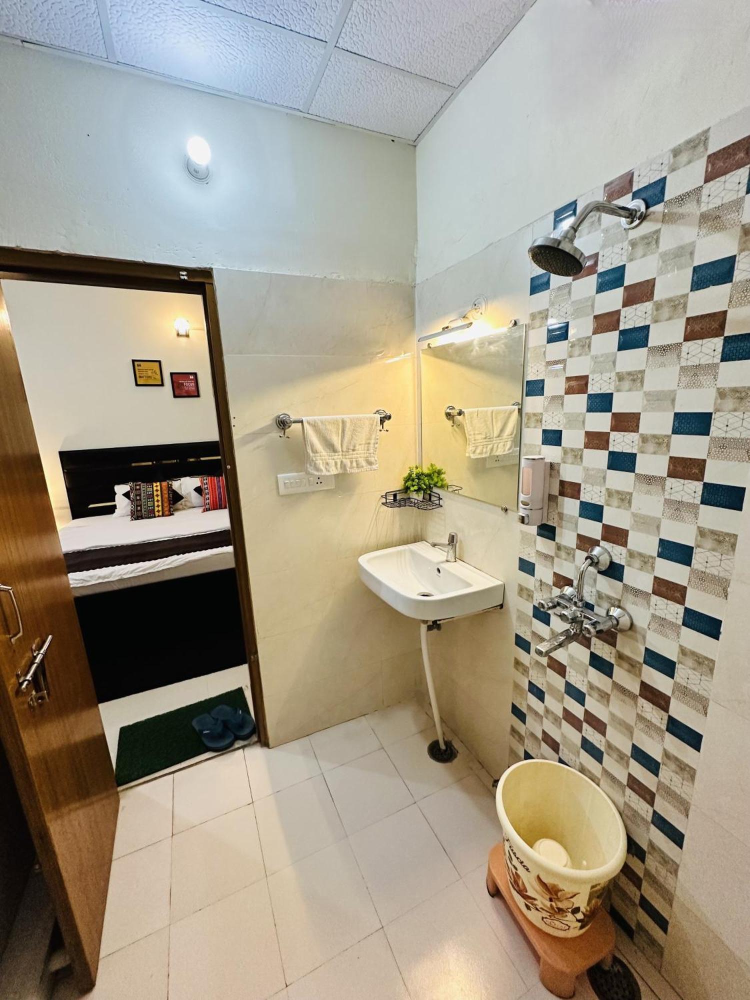 Zoomstay - 3Bhk Apartments Varanasi Exterior photo